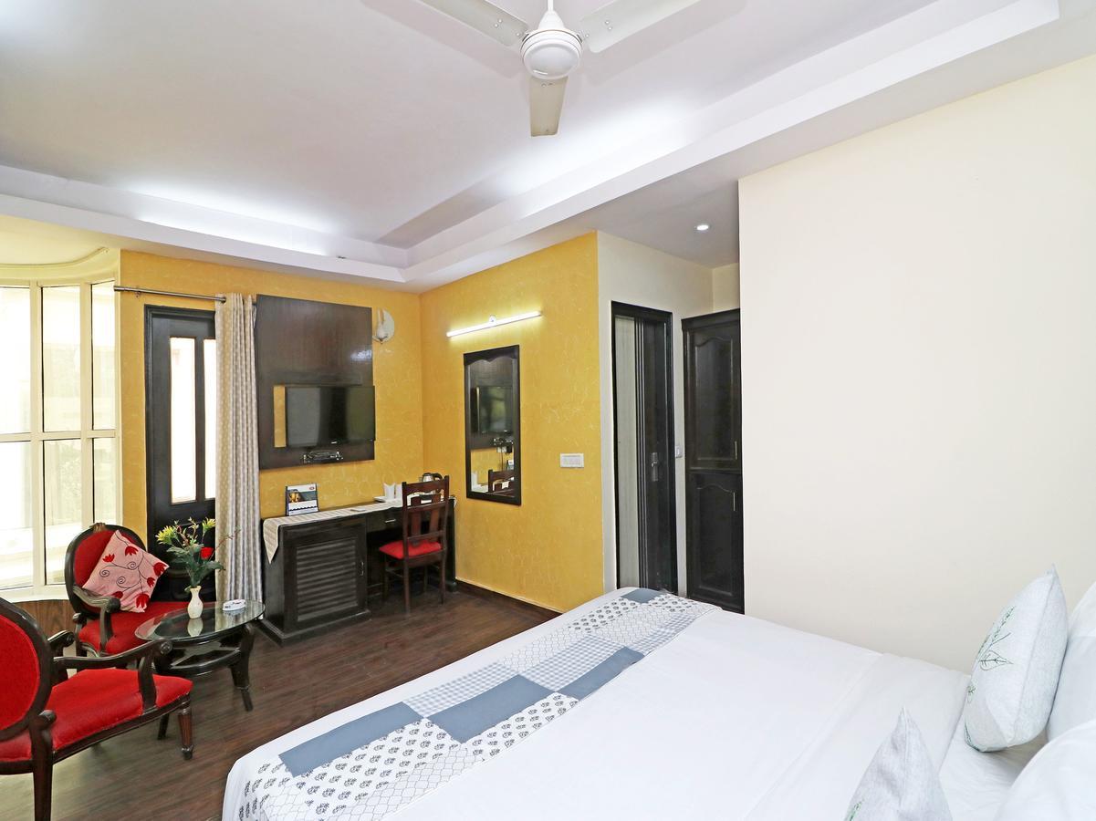 Oyo 13451 Star Corporate Avenue Hotel New Delhi Eksteriør billede